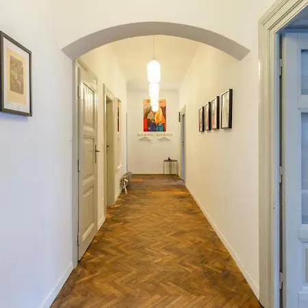 Vintage Charm-3 Bedrooms-old Town Appartamento